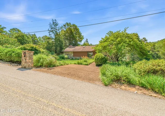 Photo 4 of Single family home for sale at 11482 Couch Ml Rd, Knoxville, TN 37931 | MLS# 3256386 | Listing updated on 2026-09-11