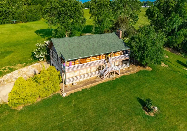 Photo 2 of Single family home for sale at 825 Harsh Ln, Castalian Springs, TN 37031 | MLS# 3261092 | Listing updated on 2026-09-09