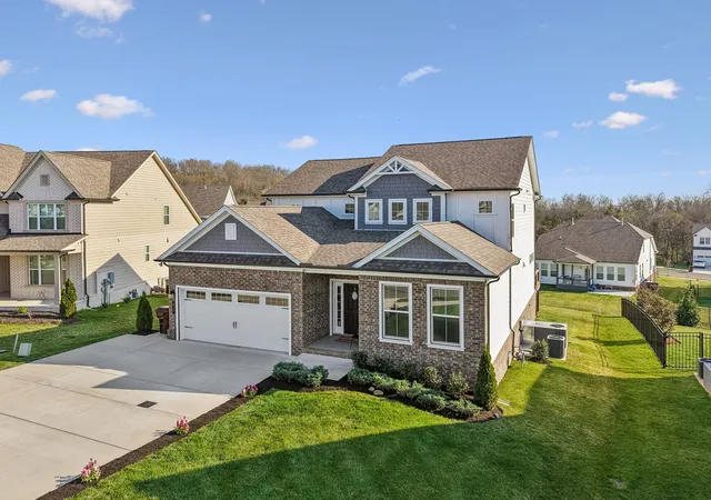Photo 1 of Single family home for sale at 412 Jimmie Bell Dr, Hendersonville, TN 37075 | MLS# 3256556 | Listing updated on 2026-09-30