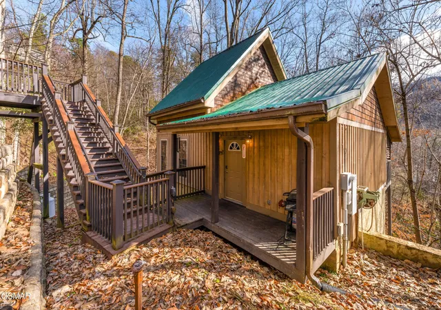 Photo 1 of Single family home for sale at 514 Laural Mountain Rd, Gatlinburg, TN 37738 | MLS# 3591670 | Listing updated on 2026-09-14