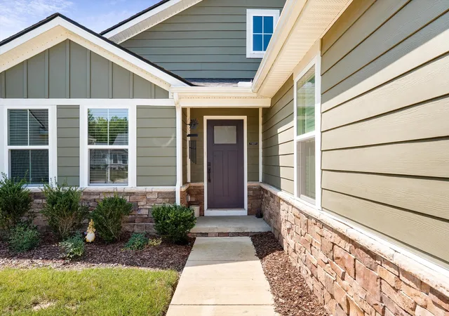 Photo 2 of Single family home for sale at 813 Rae Dr, Columbia, TN 38401 | MLS# 3260326 | Listing updated on 2026-10-07