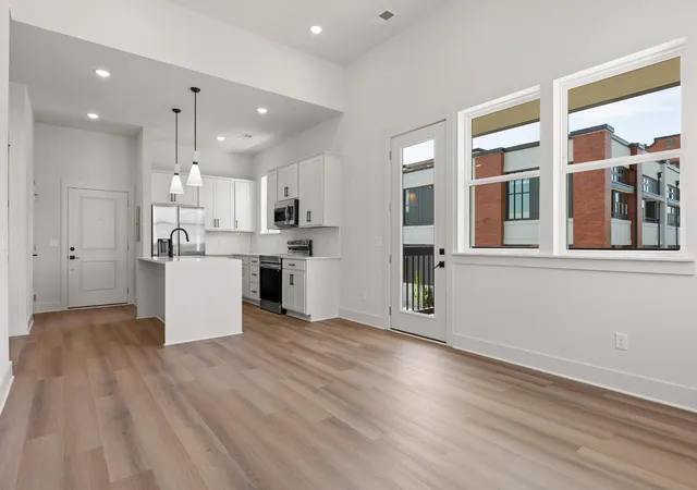 Photo 4 of Condo for sale at 1792 S Watkins Street, Chattanooga, TN 37404 | MLS# 3519389 | Listing updated on 2026-09-11