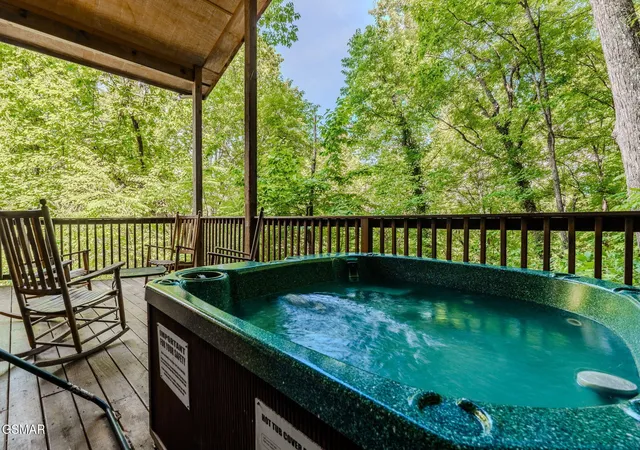 Photo 32 of Single family home for sale at 933 Ski Mountain Rd, Gatlinburg, TN 37738 | MLS# 3591671 | Listing updated on 2026-10-08