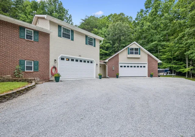 Photo 4 of Single family home for sale at 290 Goodstock Rd, Crossville, TN 38555 | MLS# 3261904 | Listing updated on 2026-09-11