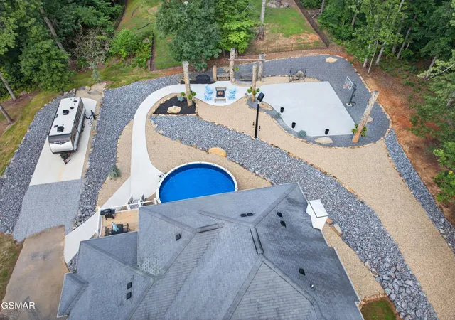 Photo 3 of Single family home for sale at 917 Crickett Dr, Dandridge, TN 37725 | MLS# 3299397 | Listing updated on 2026-09-11