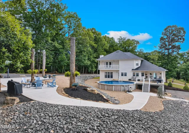 Photo 4 of Single family home for sale at 917 Crickett Dr, Dandridge, TN 37725 | MLS# 3299397 | Listing updated on 2026-09-11