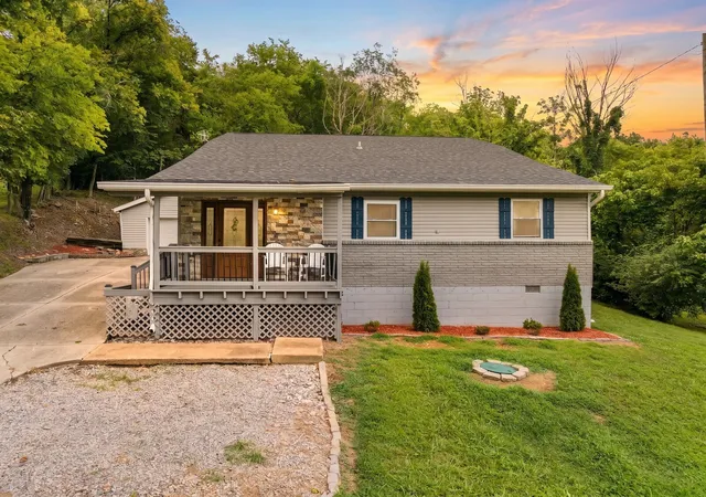 Photo 1 of Single family home for sale at 1116 Hitt Ln, Goodlettsville, TN 37072 | MLS# 3278505 | Listing updated on 2026-09-11