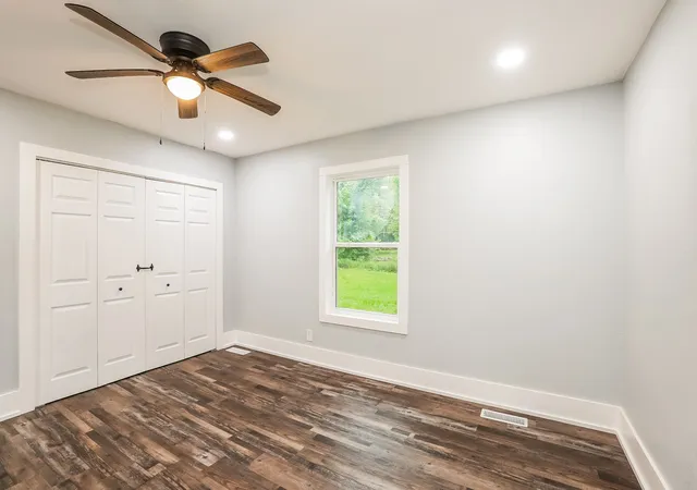 Photo 3 of Single family home for sale at 120 White St, Hopkinsville, KY 42240 | MLS# 3260984 | Listing updated on 2026-09-11