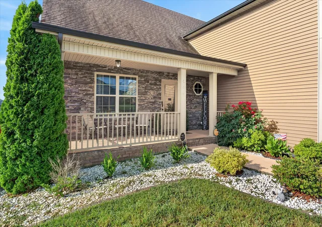 Photo 4 of Single family home for sale at 456 Mirren Cir, Clarksville, TN 37042 | MLS# 3269660 | Listing updated on 2026-09-14