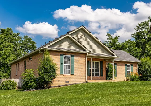 Photo 3 of Single family home for sale at 1006 Lewis Jones Blvd, Gallatin, TN 37066 | MLS# 3545524 | Listing updated on 2026-09-10