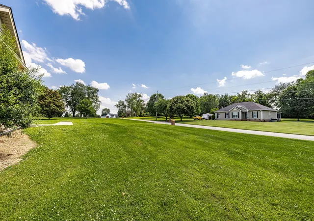 Photo 4 of Single family home for sale at 1006 Lewis Jones Blvd, Gallatin, TN 37066 | MLS# 3545524 | Listing updated on 2026-09-10