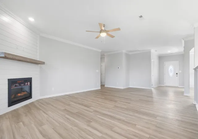 Photo 3 of Single family home for sale at 2538 Rafiki Dr, Clarksville, TN 37042 | MLS# 3260317 | Listing updated on 2026-09-10