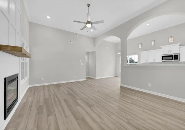 Photo 3 of Single family home for sale at 1037 Vendue Ave, Clarksville, TN 37042 | MLS# 3260319 | Listing updated on 2026-09-15