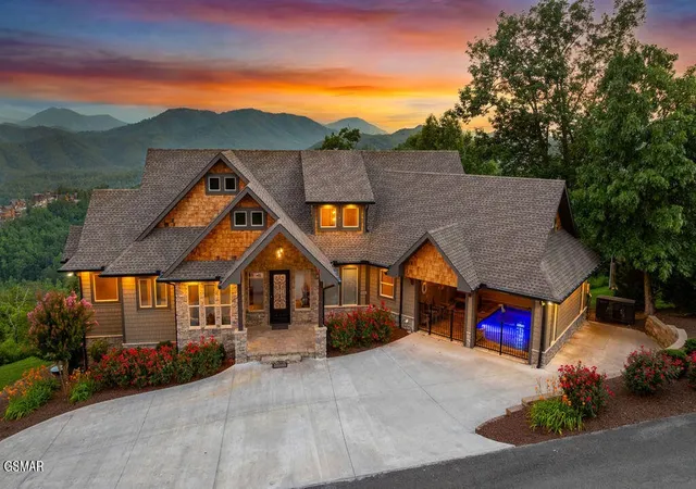 Photo 1 of Mansion for sale at 3222 Laurel Cvs Trl, Sevierville, TN 37862 | MLS# 3545638 | Listing updated on 2026-09-11