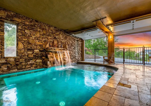Photo 2 of Mansion for sale at 3222 Laurel Cvs Trl, Sevierville, TN 37862 | MLS# 3545638 | Listing updated on 2026-09-11