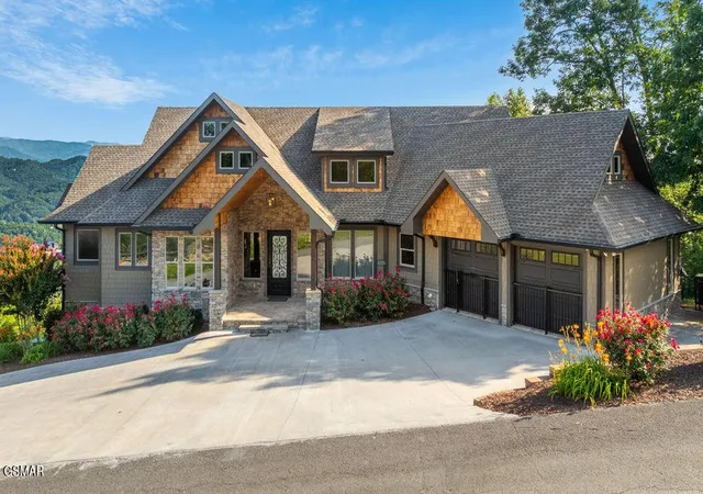 Photo 3 of Single family home for sale at 3222 Laurel Cvs Trl, Sevierville, TN 37862 | MLS# 3545638 | Listing updated on 2026-09-11