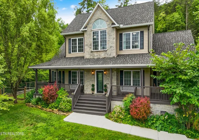Photo 1 of Single family home for sale at 130 Old Walls Holw Rd, Harriman, TN 37748 | MLS# 3260546 | Listing updated on 2026-09-29