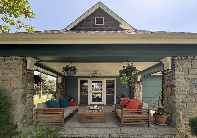 Photo 2 of Single family home for sale at 733 Benton Ave, Nashville, TN 37204 | MLS# 3260783 | Listing updated on 2026-09-15