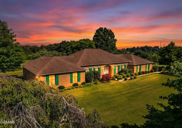 Photo 1 of Single family home for sale at 377 Thomas Loop Rd, Sevierville, TN 37876 | MLS# 3302125 | Listing updated on 2026-10-26
