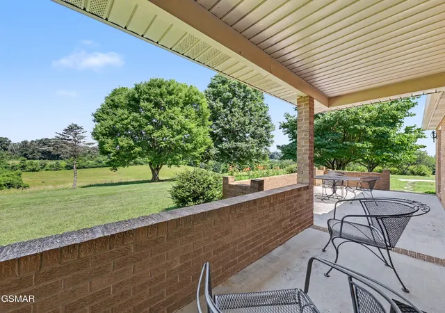 Photo 2 of Single family home for sale at 377 Thomas Loop Rd, Sevierville, TN 37876 | MLS# 3302125 | Listing updated on 2026-10-26