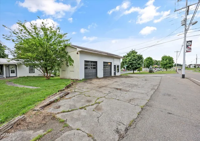 Photo 3 of Sale Pending at 1602 Main St, White Pine, TN 37890 | MLS# 3264196 | Listing updated on 2026-09-14