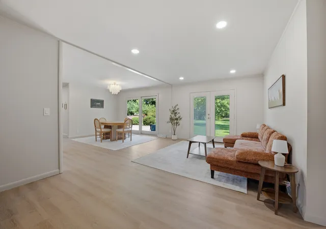 Photo 4 of Single family home for sale at 202 Harpeth Hills Dr, Franklin, TN 37069 | MLS# 3510432 | Listing updated on 2026-09-11