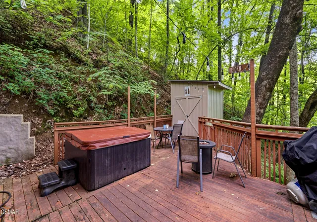 Photo 3 of Single family home for sale at 903 Heiden Ct, Gatlinburg, TN 37738 | MLS# 3510503 | Listing updated on 2026-09-28