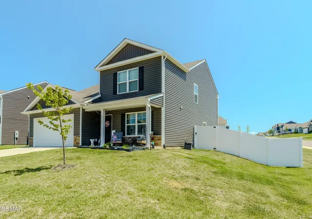Photo 2 of Sale Pending at 4034 Wesoga Dr, Dandridge, TN 37725 | MLS# 3267500 | Listing updated on 2026-09-15