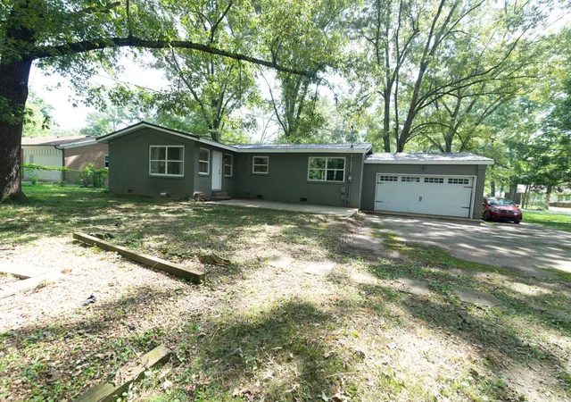 Photo 4 of Single family home for sale at 207 Old Fort St, Tullahoma, TN 37388 | MLS# 3265767 | Listing updated on 2026-09-08