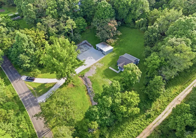 Photo 2 of Single family home for sale at 1199 Hillcrest Rd, Dickson, TN 37055 | MLS# 3270717 | Listing updated on 2026-10-07