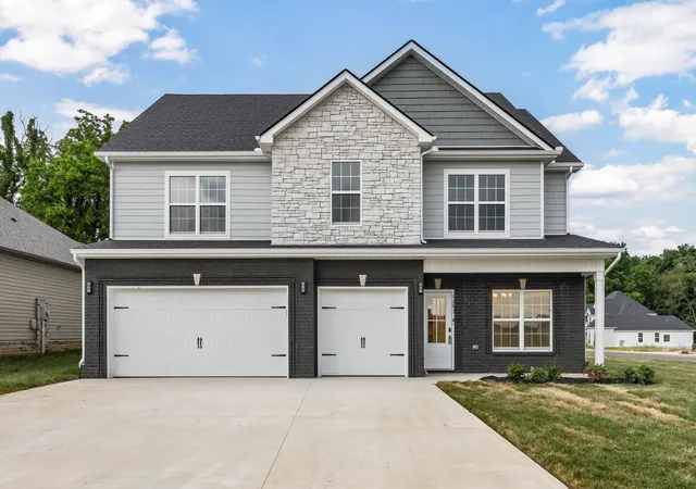 Photo 2 of Single family home for sale at 657 Woodrush Dr, Clarksville, TN 37040 | MLS# 3262751 | Listing updated on 2026-09-21