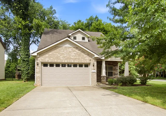 Photo 1 of Single family home for sale at 2204 Burnside Dr, Murfreesboro, TN 37128 | MLS# 3264271 | Listing updated on 2026-09-10