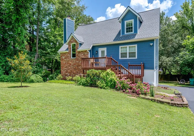 Photo 1 of Single family home for sale at 10112 Lonesome Pine Dr, Knoxville, TN 37932 | MLS# 3509918 | Listing updated on 2026-09-15