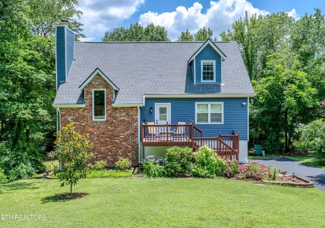 Photo 2 of Single family home for sale at 10112 Lonesome Pine Dr, Knoxville, TN 37932 | MLS# 3509918 | Listing updated on 2026-09-15
