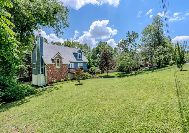 Photo 3 of Single family home for sale at 10112 Lonesome Pine Dr, Knoxville, TN 37932 | MLS# 3509918 | Listing updated on 2026-09-15