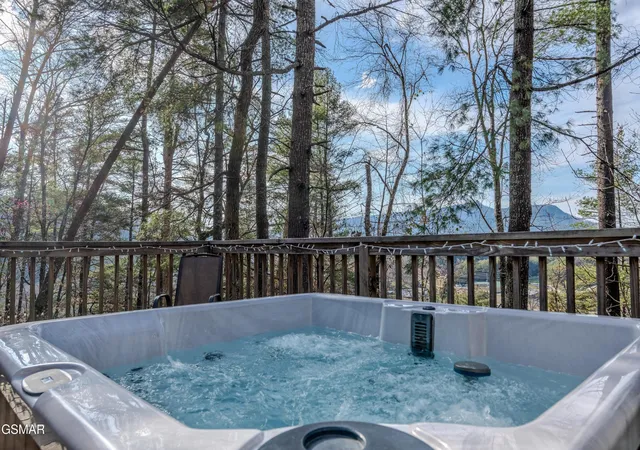 Photo 2 of Single family home for sale at 3226 Priscilla Hts Ln, Sevierville, TN 37862 | MLS# 3591690 | Listing updated on 2026-09-14
