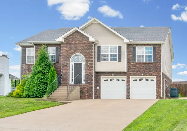 Photo 1 of Single family home for sale at 2774 Cascade Dr, Clarksville, TN 37042 | MLS# 3278174 | Listing updated on 2026-09-14