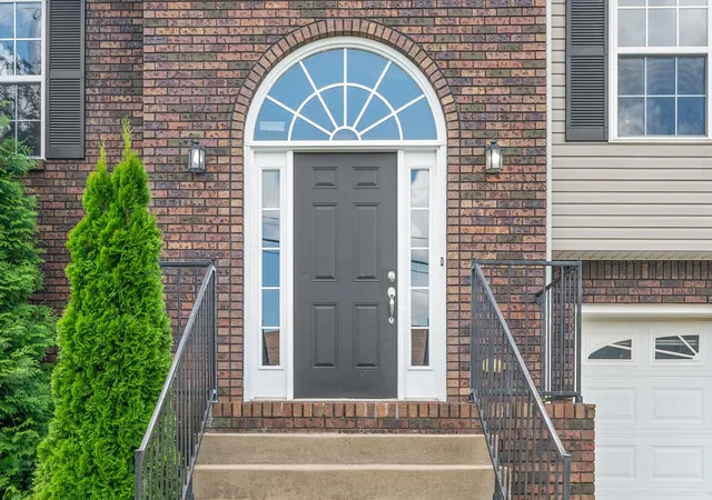 Photo 3 of Single family home for sale at 2774 Cascade Dr, Clarksville, TN 37042 | MLS# 3278174 | Listing updated on 2026-09-14
