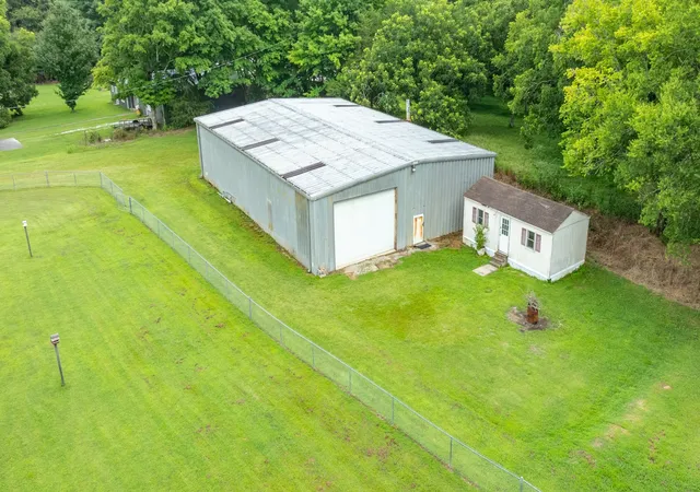 Photo 3 of Single family home for sale at 442 S Military St, Loretto, TN 38469 | MLS# 3263315 | Listing updated on 2026-09-13