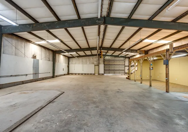 Photo 4 of Single family home for sale at 442 S Military St, Loretto, TN 38469 | MLS# 3263315 | Listing updated on 2026-09-13
