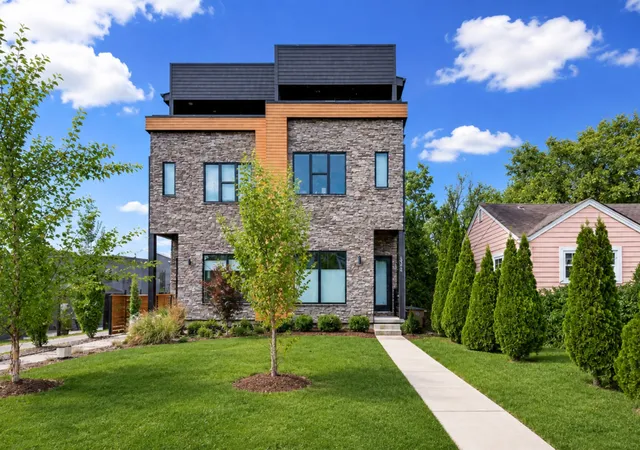 Photo 1 of Townhouse for sale at 607b Moore Ave, Nashville, TN 37203 | MLS# 3264008 | Listing updated on 2026-09-08