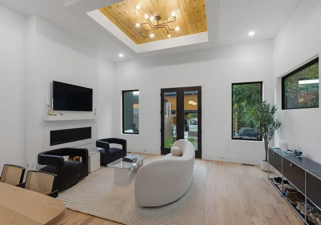 Photo 3 of Townhouse for sale at 607b Moore Ave, Nashville, TN 37203 | MLS# 3264008 | Listing updated on 2026-09-08
