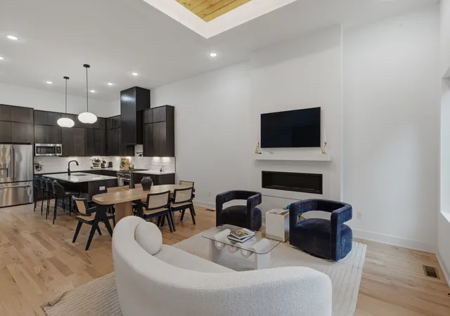 Photo 4 of Townhouse for sale at 607b Moore Ave, Nashville, TN 37203 | MLS# 3264008 | Listing updated on 2026-09-08