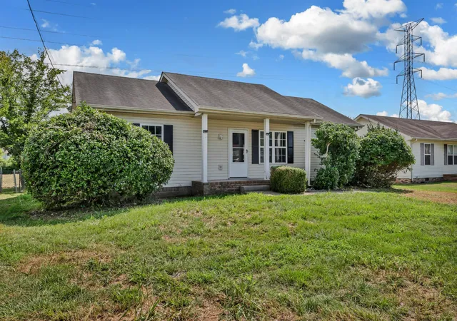 Photo 4 of Single family home for sale at 1634 Hannibal Dr, Oak Grove, KY 42262 | MLS# 3333793 | Listing updated on 2026-09-21