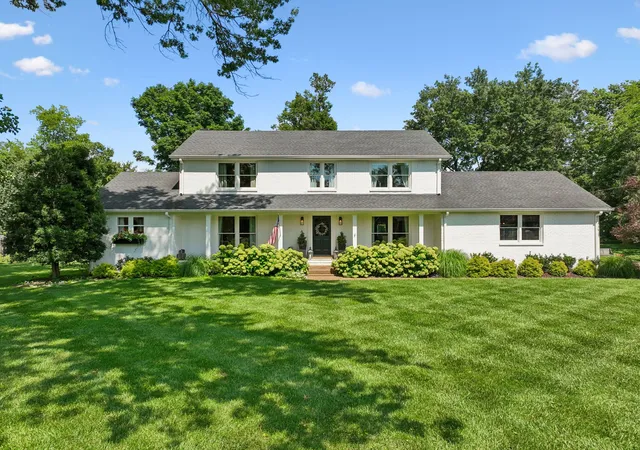 Photo 3 of Sale Pending at 5528 Saddlewood Ln, Brentwood, TN 37027 | MLS# 3316385 | Listing updated on 2026-10-01