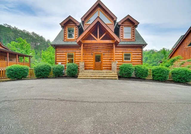 Photo 1 of Single family home for sale at 2178 Bear Hvn Way, Sevierville, TN 37876 | MLS# 3298246 | Listing updated on 2026-10-10