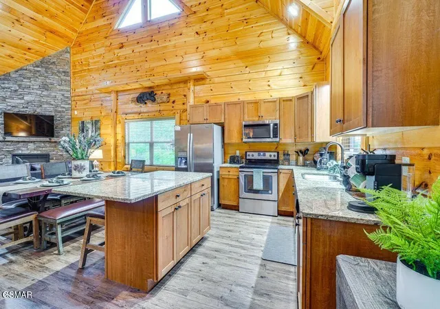 Photo 2 of Single family home for sale at 2178 Bear Hvn Way, Sevierville, TN 37876 | MLS# 3298246 | Listing updated on 2026-10-10