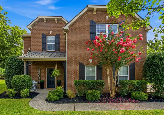 Photo 2 of Single family home for sale at 162 Sandpiper Cir, Hendersonville, TN 37075 | MLS# 3265782 | Listing updated on 2026-10-05