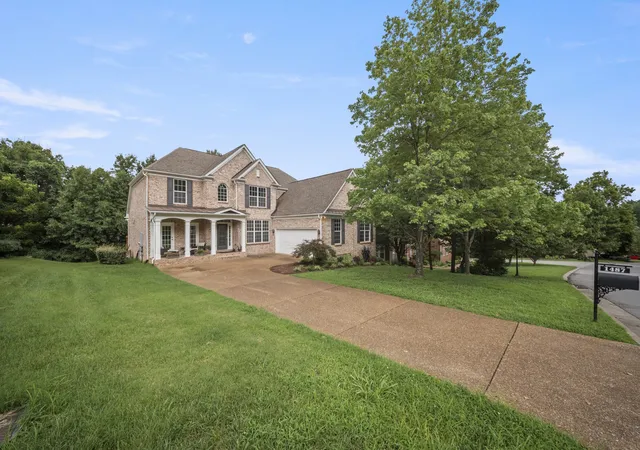 Photo 1 of Single family home for sale at 1487 Red Oak Dr, Brentwood, TN 37027 | MLS# 3288324 | Listing updated on 2026-09-15