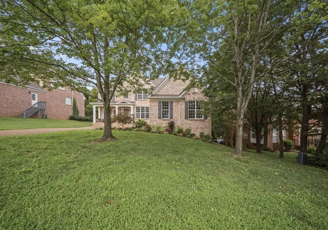 Photo 2 of Single family home for sale at 1487 Red Oak Dr, Brentwood, TN 37027 | MLS# 3288324 | Listing updated on 2026-09-15